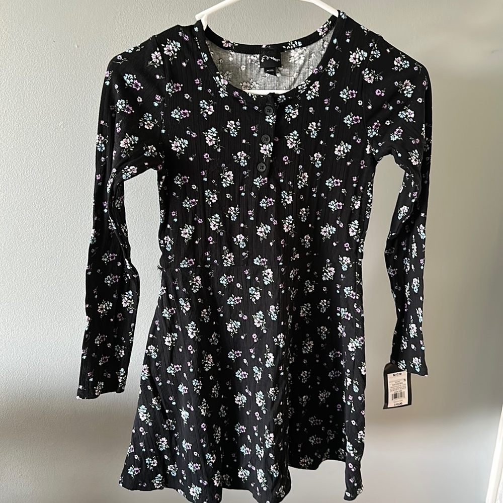 NWT- Art Class- black/floral long sleeve girls Henley dress